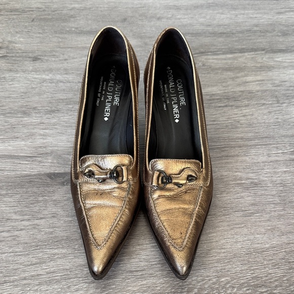 Donald J. Pliner Women's Metallic Gold Flats - Picture 1 of 11